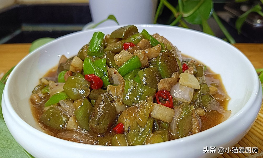 茄子炒肉丁不油炸,圆茄子炒肉丁最好吃的做法