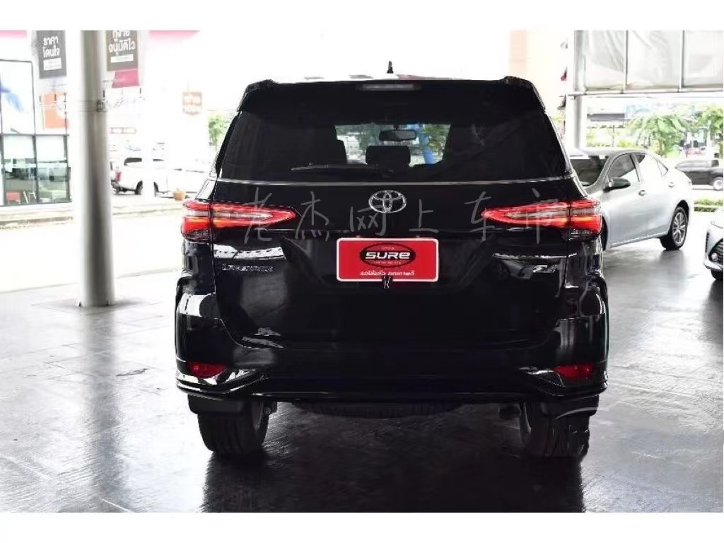 丰田霸道黑武士炫酷视频,最新版丰田奔跑者图片