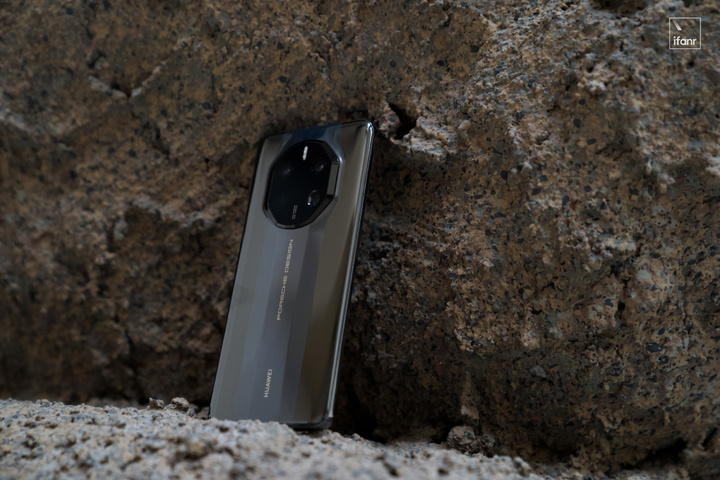 华为Mate50RS保时捷设计体验：生而峥嵘的「少数产品」