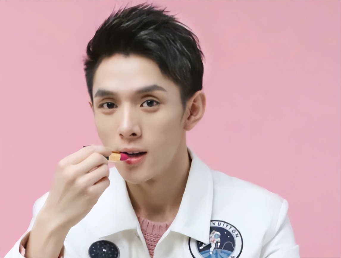 口红一哥李佳琦卖货,口红一哥李佳琦创业经历