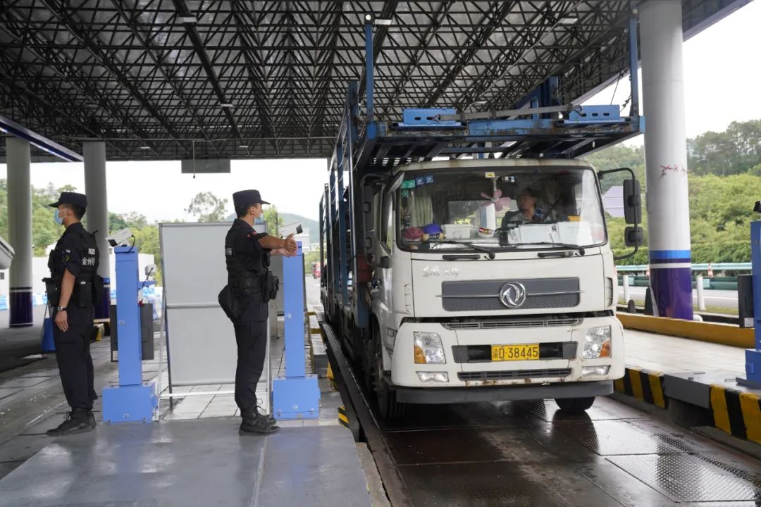 以奋进之姿大写平安之治