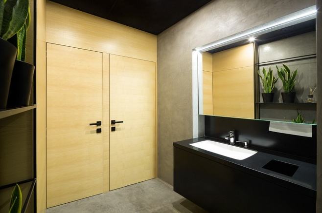 楼下洗手间漏水是怎么回事,珠海洗手间漏水渗到楼下怎么办