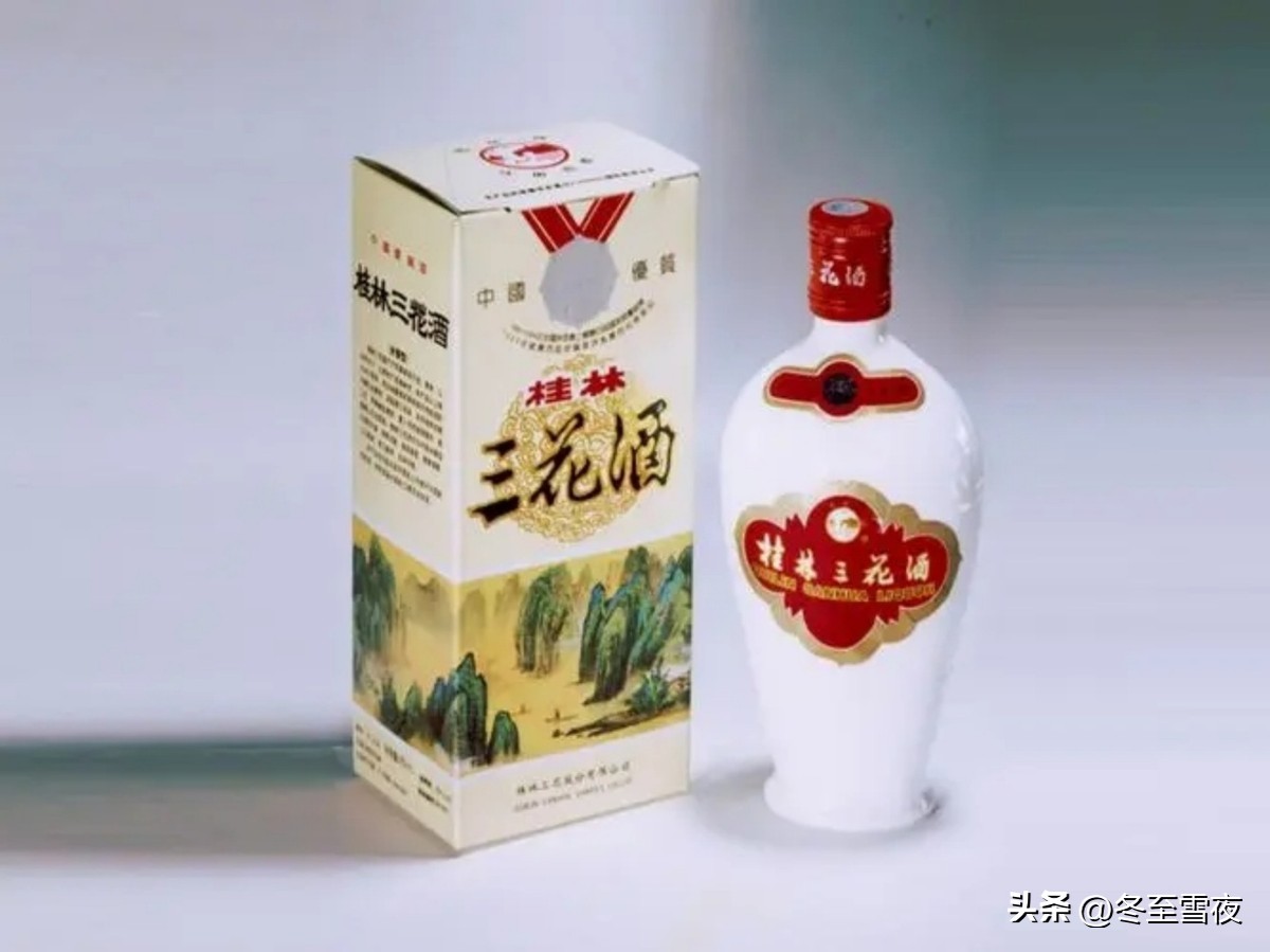 吃饭时,总遇到朋友“劝酒”怎么办?用这三种方法应对,轻松化解