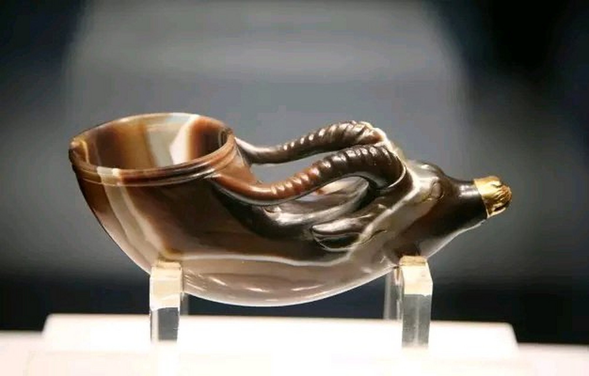 镶金兽首玛瑙杯在陕博展出图文,陕西镇馆之宝是玛瑙兽首杯