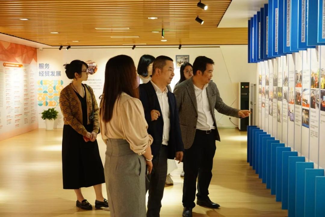 《上海手册》候选案例调研丨城市日中心与手册编写团队调研公益新天地园、普陀万里社区