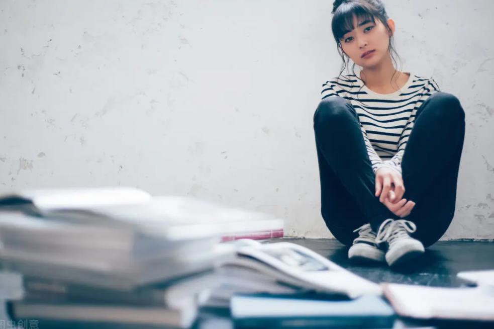 14岁女孩子叛逆期家长如何管教,十五岁的女孩叛逆该如何教育