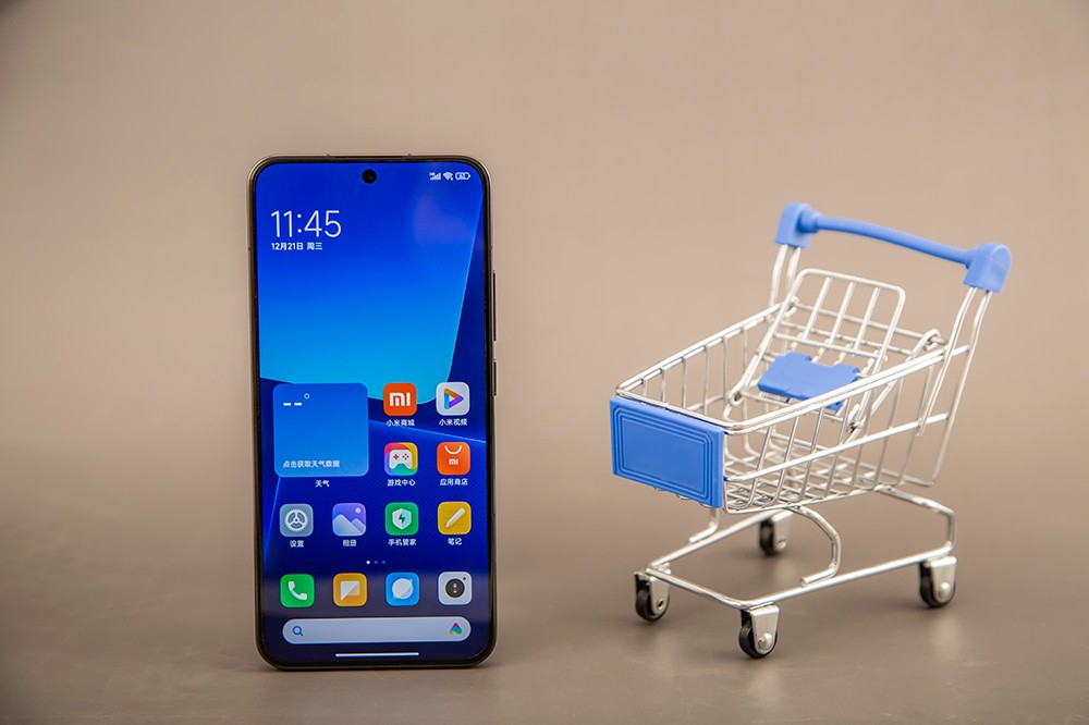 小米13比iphone13差很多吗,小米13和iphone13哪个体验更好