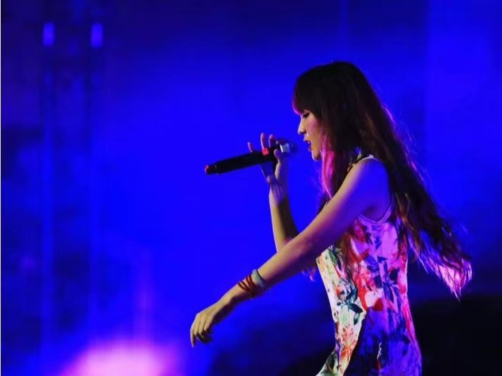 我，90后，在德国读研遇到真爱，休学生娃，抱着儿子去领结婚证