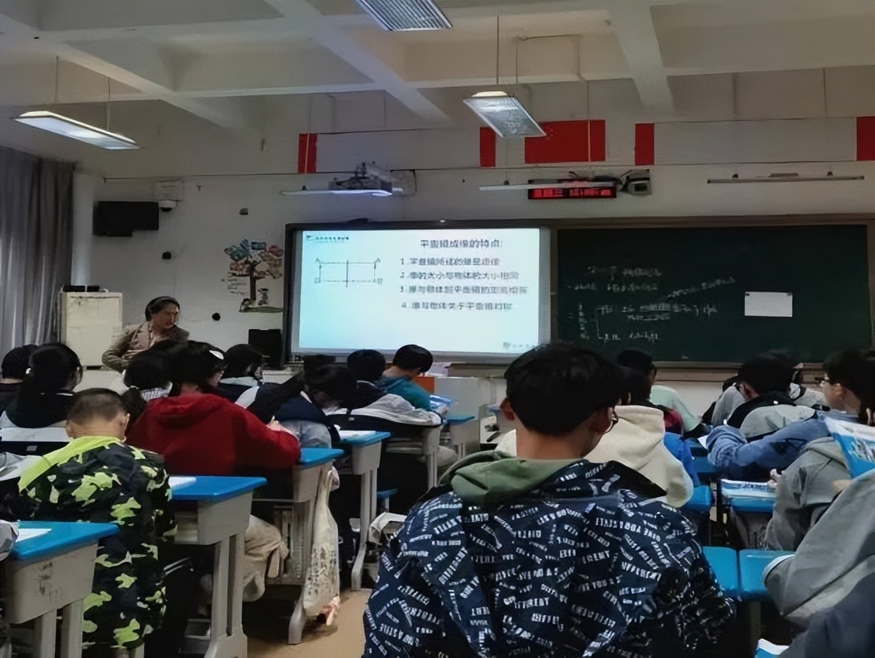 万州三中江南校区最近视频,万州第三中学江南校区