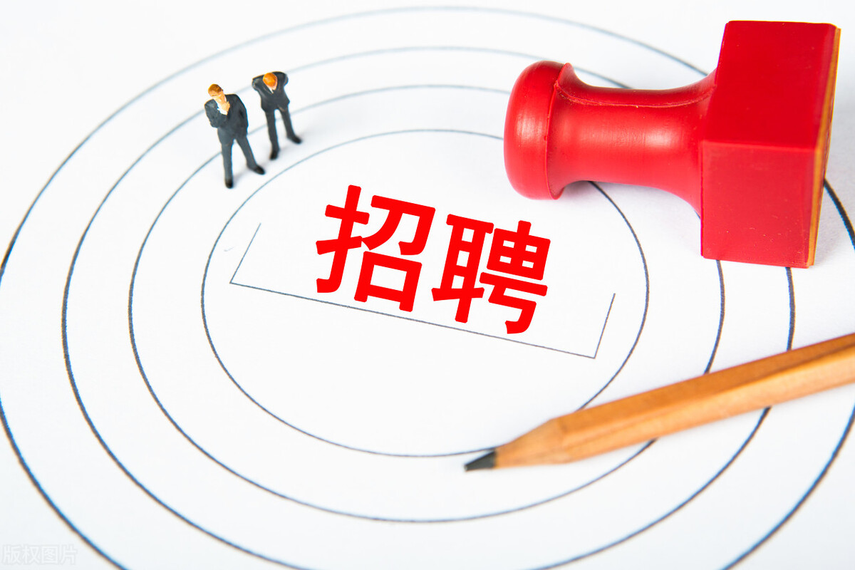 从下厂打螺丝到饭店洗碗工，大学生的就业质量问题堪忧