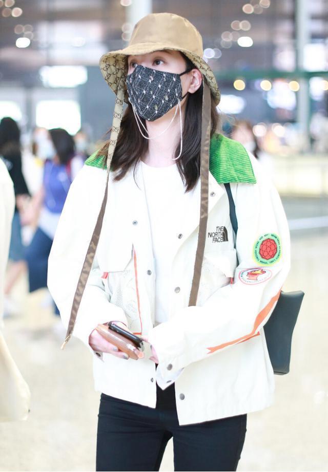 郑希怡穿衣风格有哪些类型,郑希怡的穿衣搭配