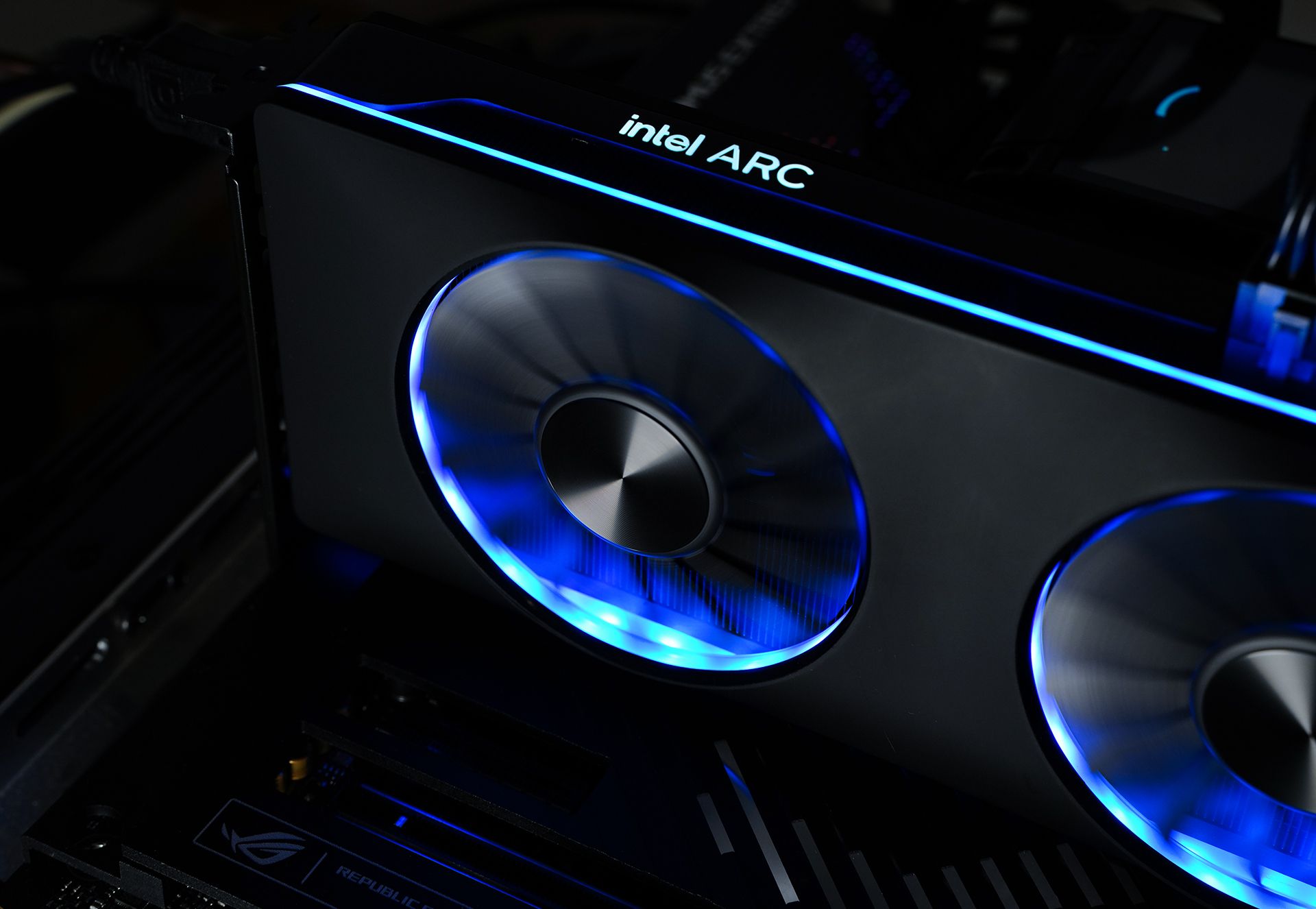 英特尔arca750显卡怎么样,英特尔arca770显卡跑分