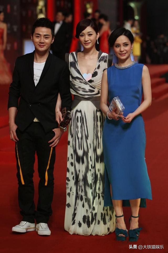 李小冉和阿娇近距离合影,李小冉阿娇合影