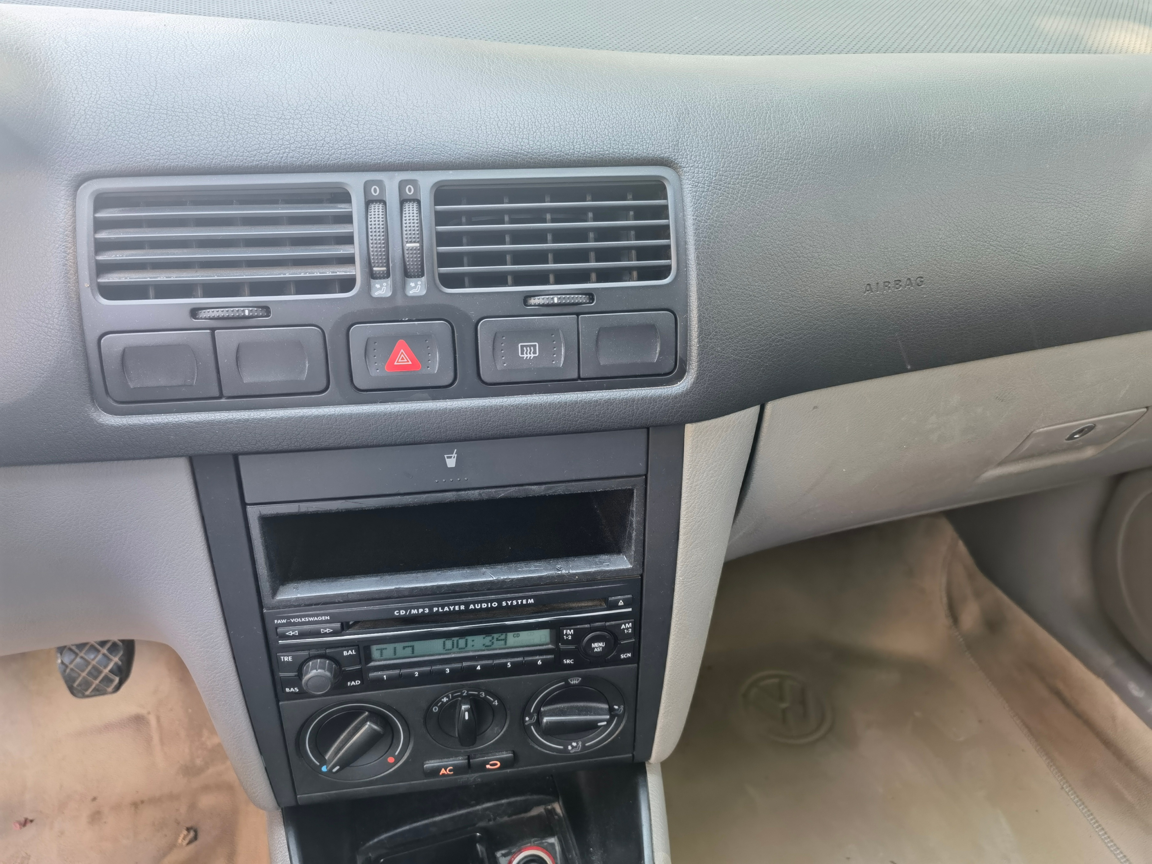 19年6万公里新宝来还值多少钱,宝来前保险杠喷漆多少钱一个