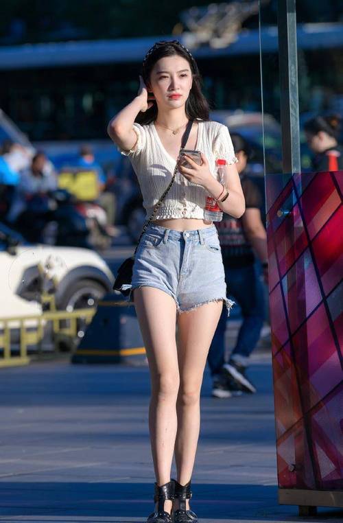 夏天穿超短裤坐车腿流汗,夏天穿超短裤的坏处