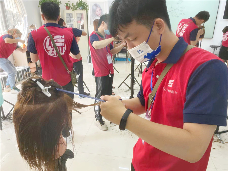 美发短发培训班,美发学校长发边缘层次修剪