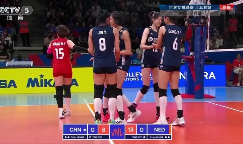 龚翔宇优美空中姿态图片,2022世排联赛龚翔宇得分