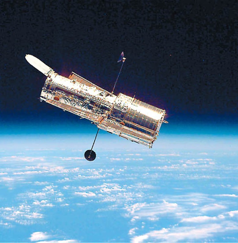 哈勃望远镜134亿光年外的星系,哈勃望远镜能看到134亿光年外星系