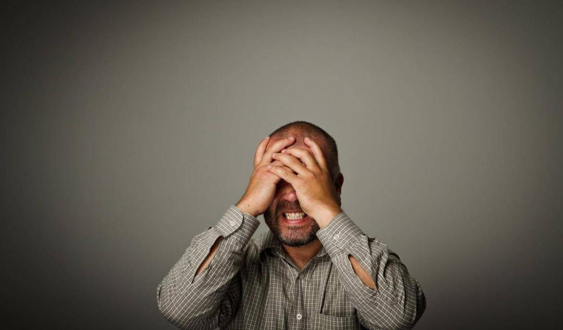 别以为晚上睡觉嘴发干是什么原因,夜晚睡觉嘴唇发干怎么回事