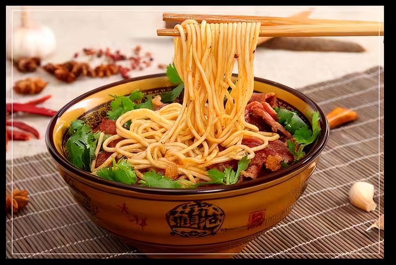 小伙投资80万开面馆6天倒闭,小伙开面馆仅6天濒临倒闭