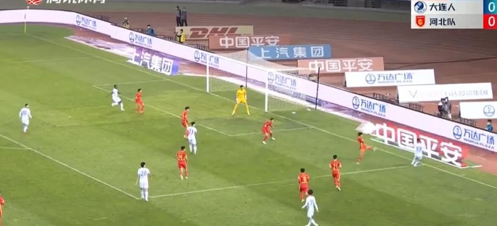 好饭不怕晚，大连人2：1河北，谢辉光芒四射照耀闫相闯