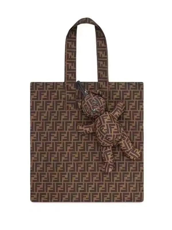 唐嫣在机场时背的焦糖色包,唐嫣曾经用过哪些包包