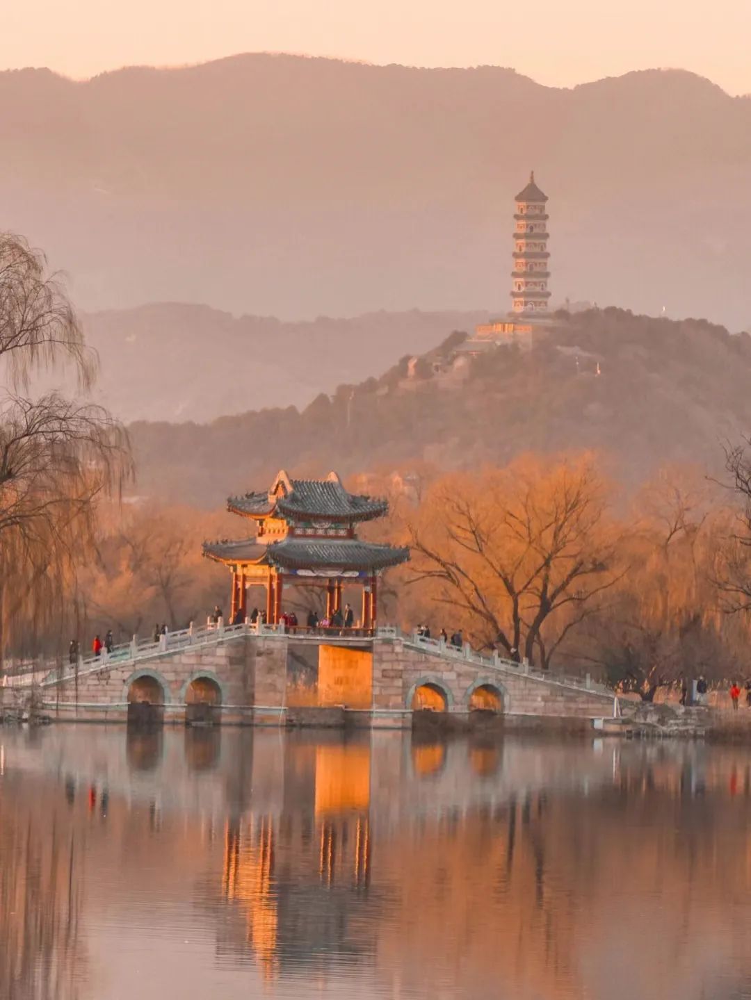 一入秋北京就变成了北平原文,一入秋北京就成了北平是谁说的