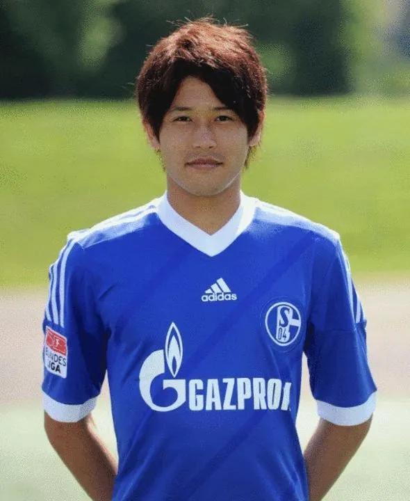 内田笃人左后卫,前日本国脚内田笃人宣布退役