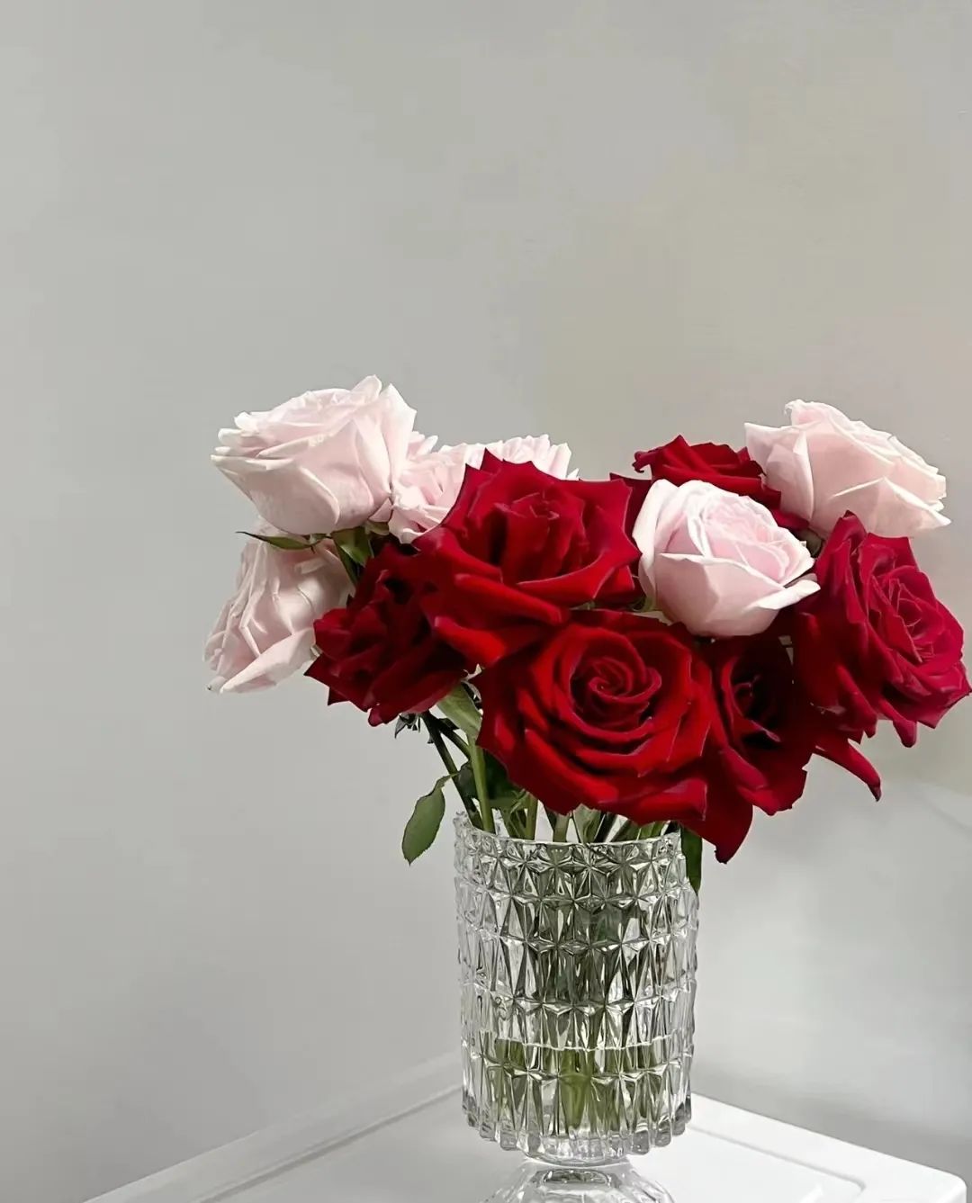 玫瑰花收到了怎么保存,收到玫瑰花怎么保存更长久