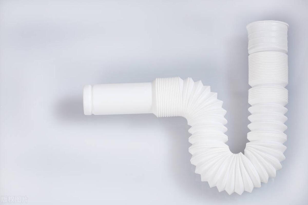 尿少尿黄尿无力伴有手指有些肿胀,尿少下肢浮肿是怎么回事