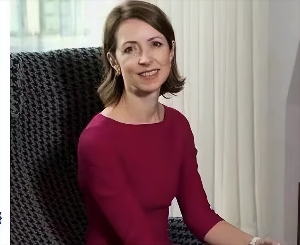 “没用的女人”海伦娜：连生9娃掌管千亿资产集团，怎么做到的