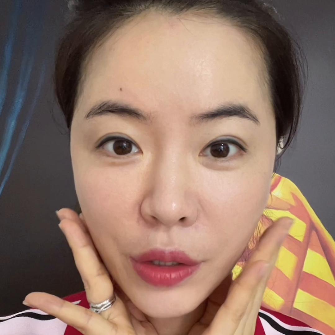 给大家推荐一款粉底液非常好用,推荐一款好用到爆的粉底液吧