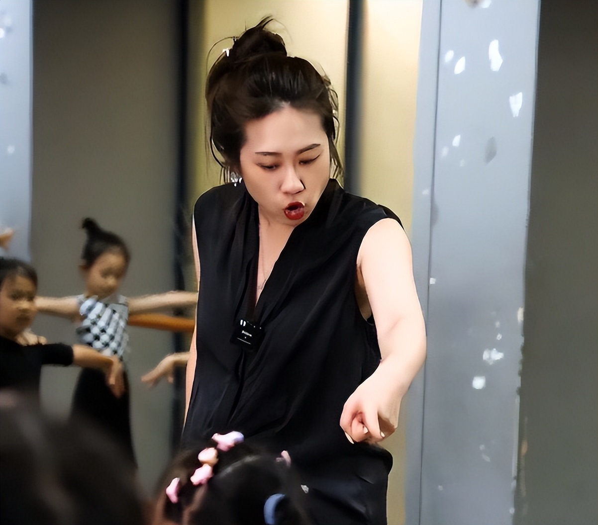 拉丁舞最火的老师教学直播间,最火拉丁舞老师教跳拉丁舞