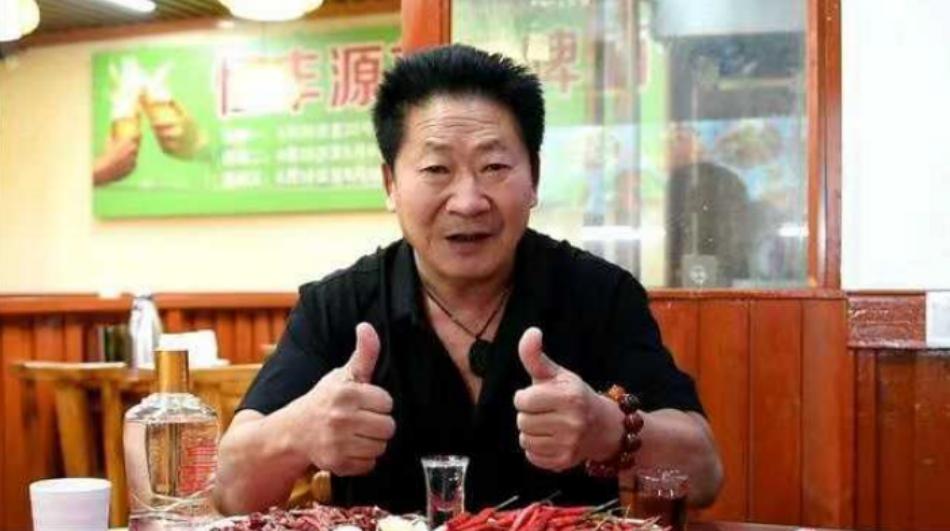 李永志直播卖辣条,李永志挑战辣椒现场直播