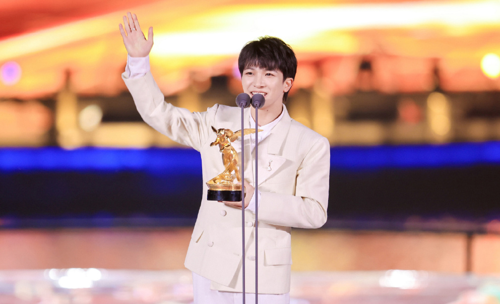 央视主持人组合同台,央视百位主持同台