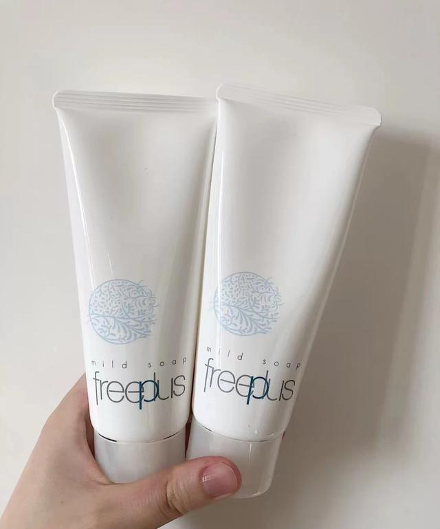 清洁力强不伤肤的洗面奶测评,十款热门洗面奶亲身测评小编给你