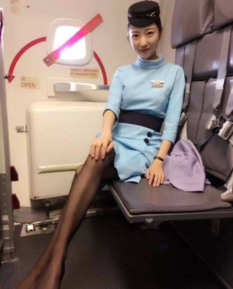 飞机上的秘密飞行员,空姐揭露飞机上的秘密