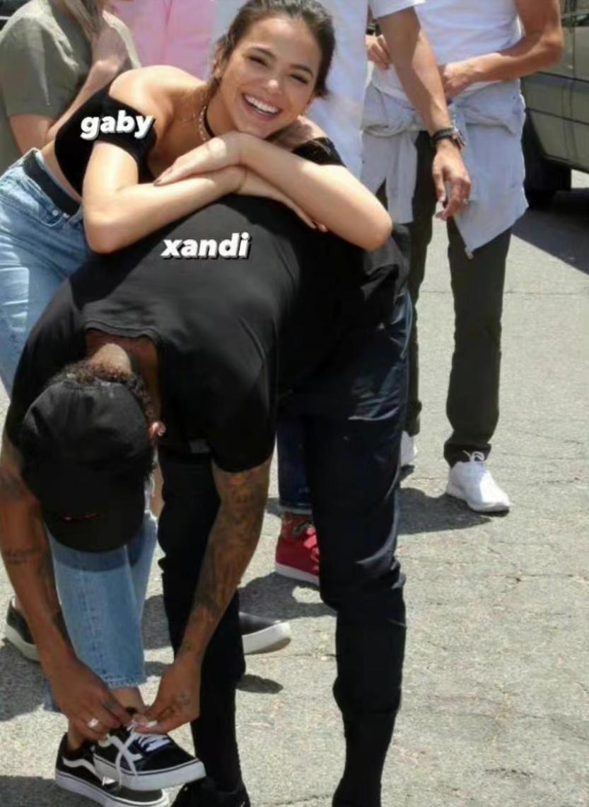 桑巴舞蹈内马尔挨踢,内马尔19岁普斯卡什