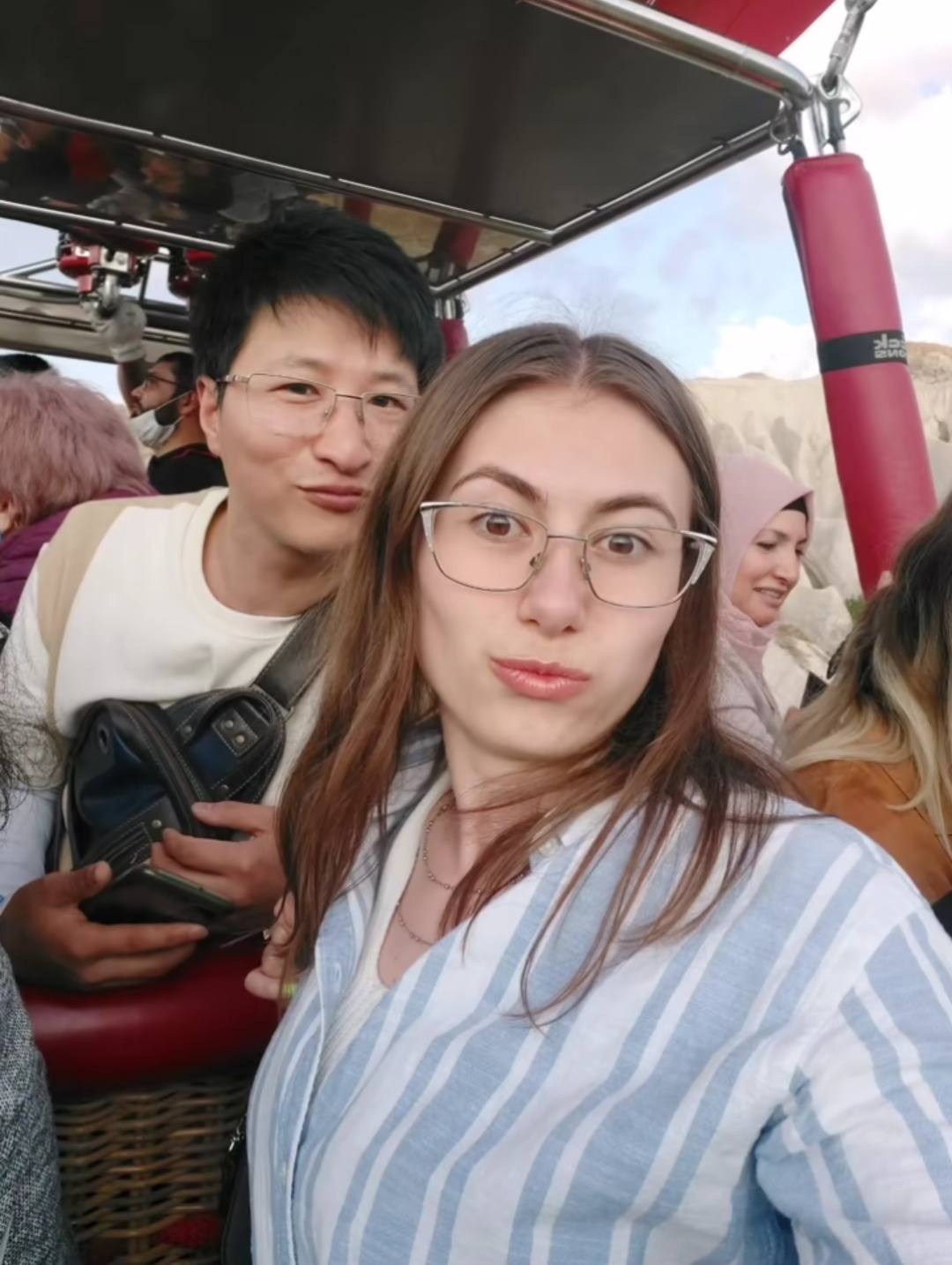 山西小伙娶俄罗斯老婆两个女儿,36岁小伙娶了26岁的乌克兰妻子