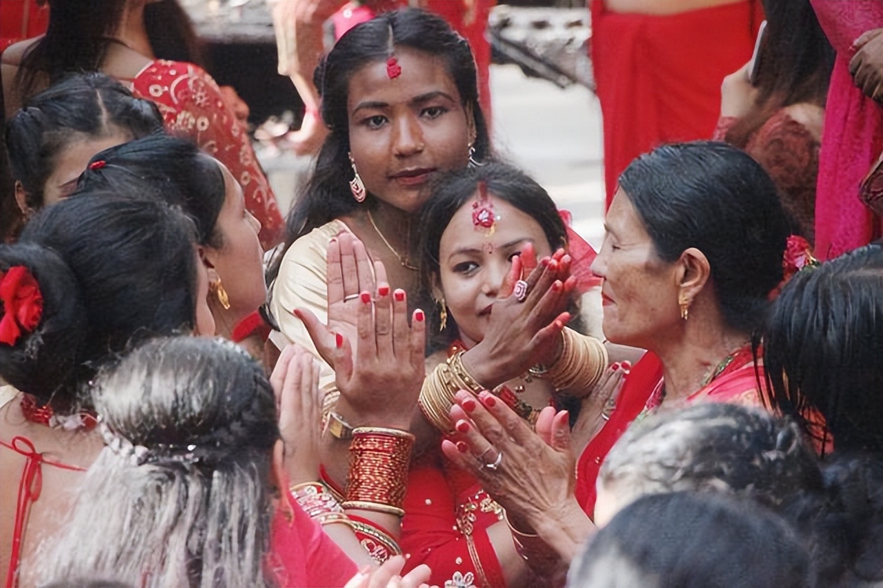 38妇女节的由来民间版本,38妇女节的由来和意义幼儿园