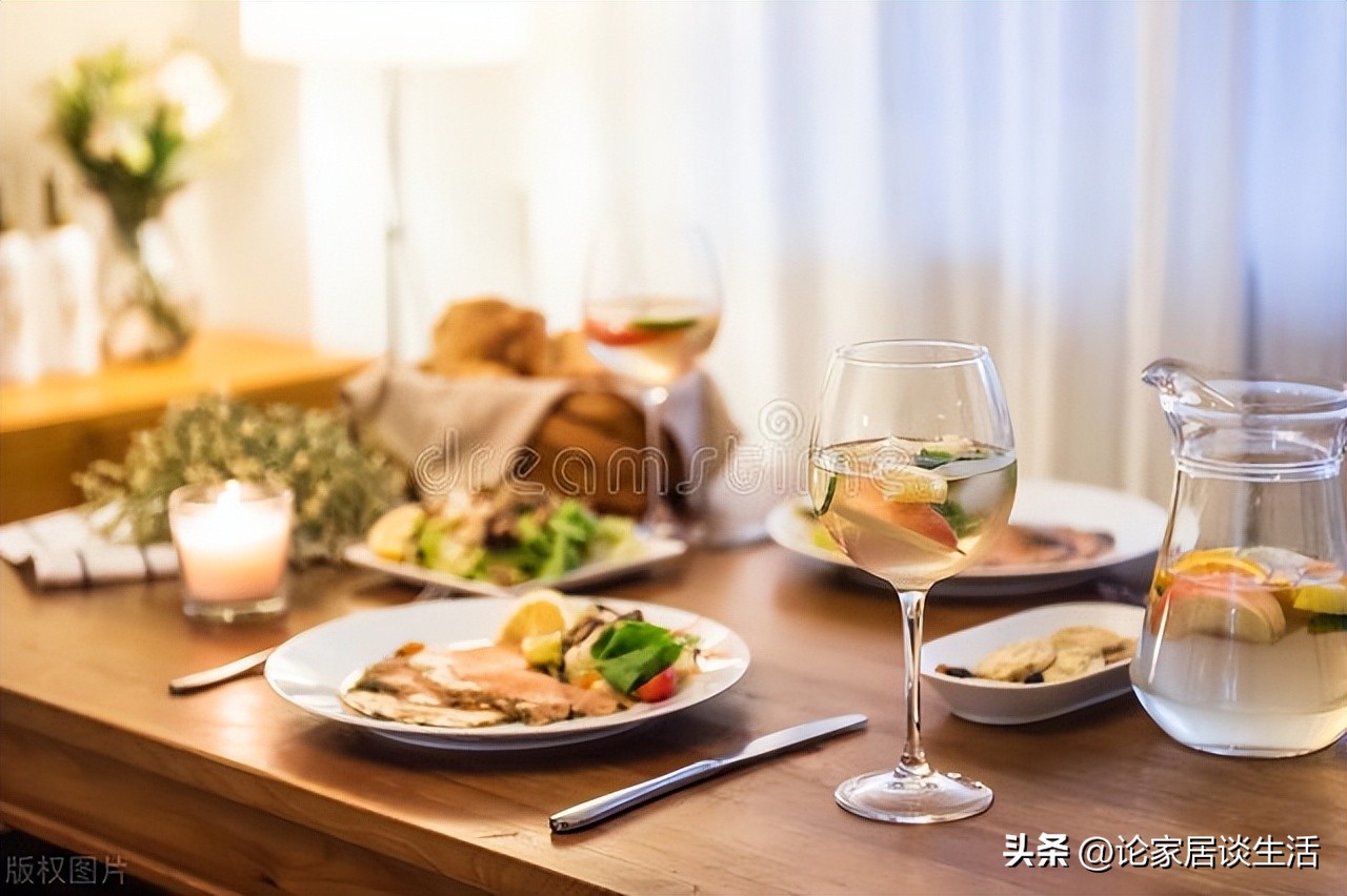 什么样的餐桌好看又实用,好看实用的圆餐桌小户型