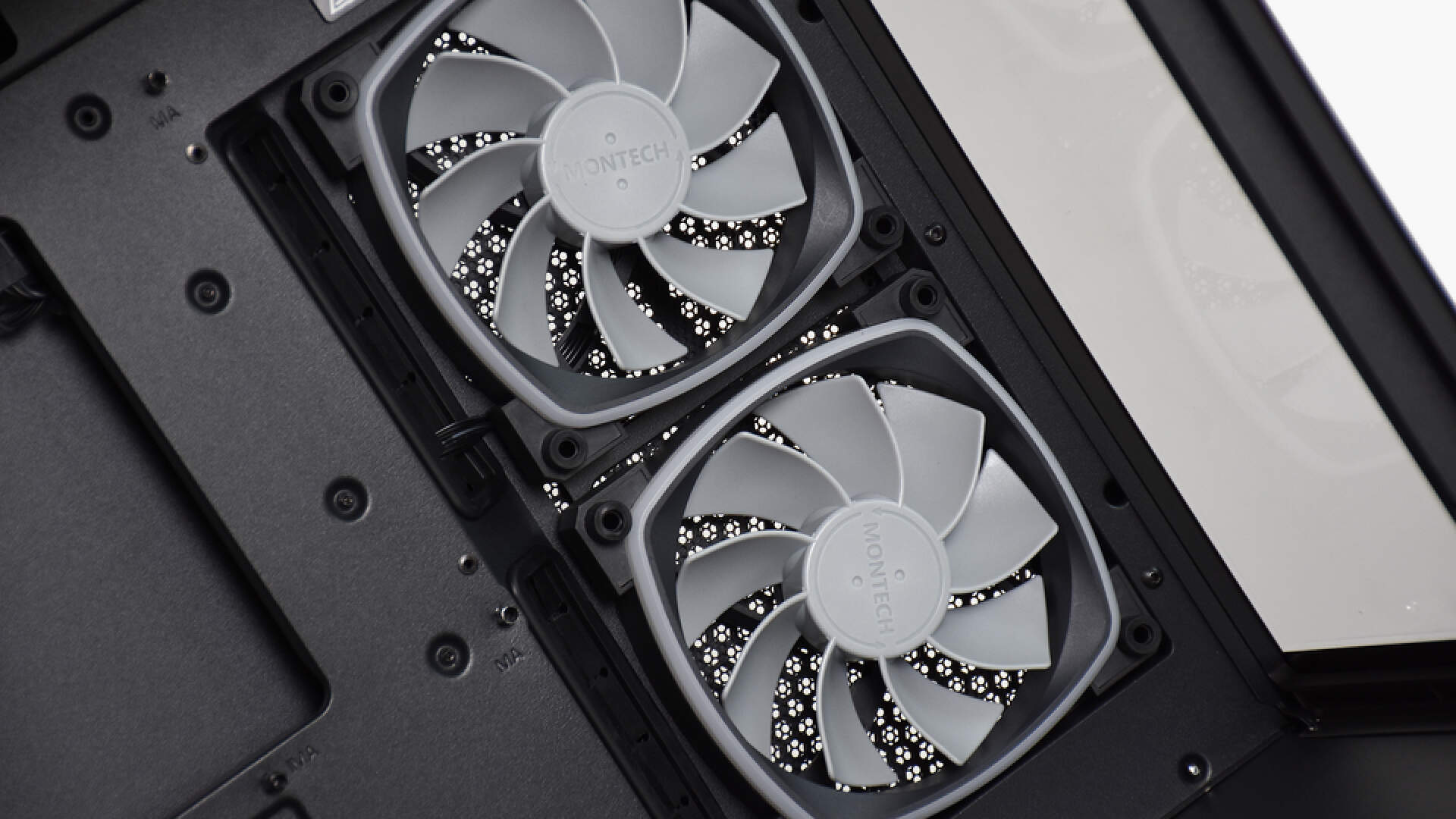 主流海景房机箱配置,montech机箱