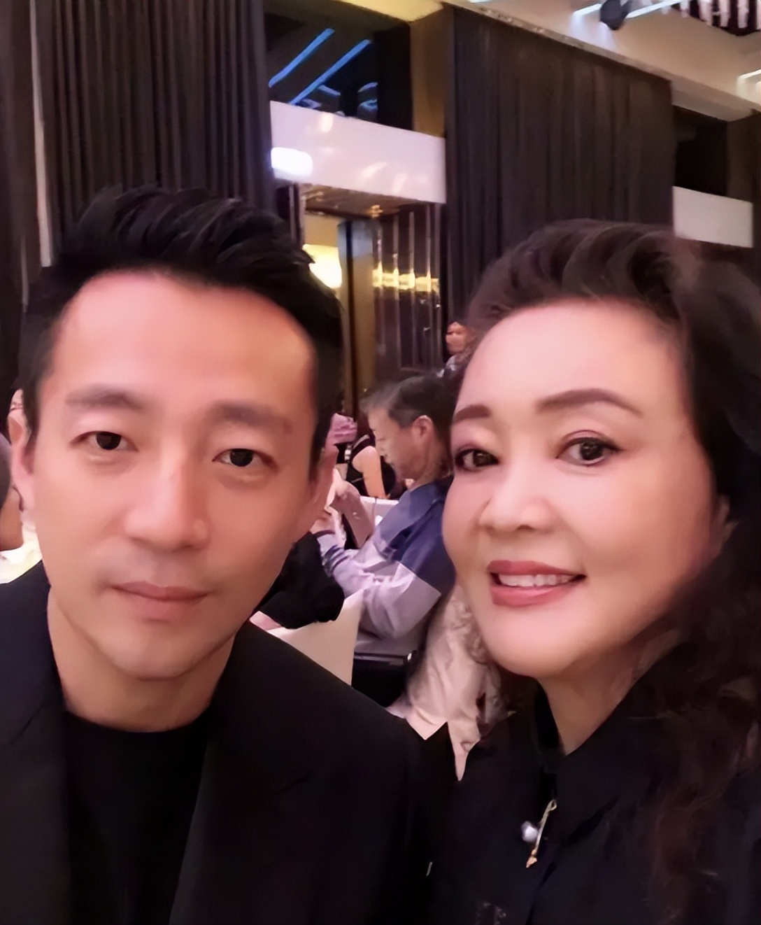 台湾省发生地震后，汪小菲母亲张兰和孙女视频，称新房子能抗十级