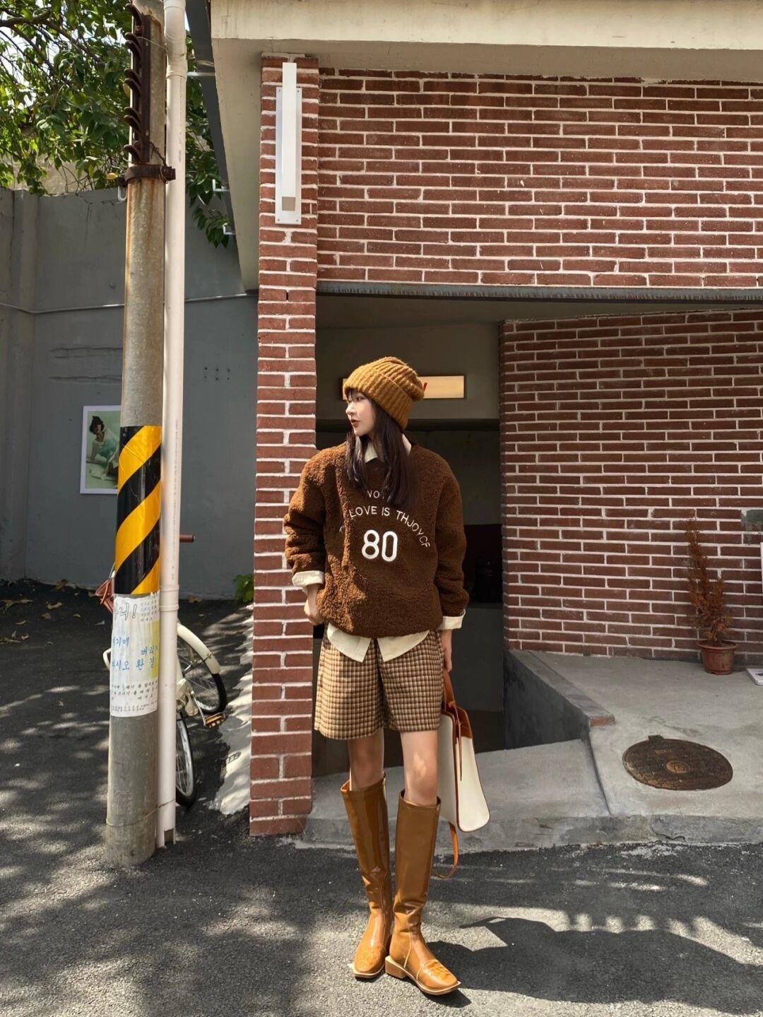 羊羔绒宽松慵懒风高级感卫衣,慵懒风羊羔绒卫衣怎么搭配才好看