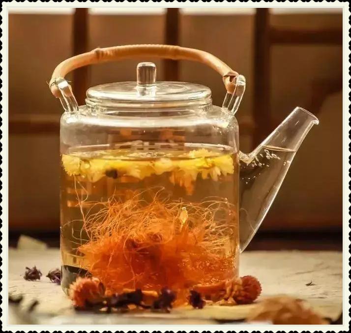 夏日祛暑喝什么茶,夏季祛暑茶首选绿茶和红茶