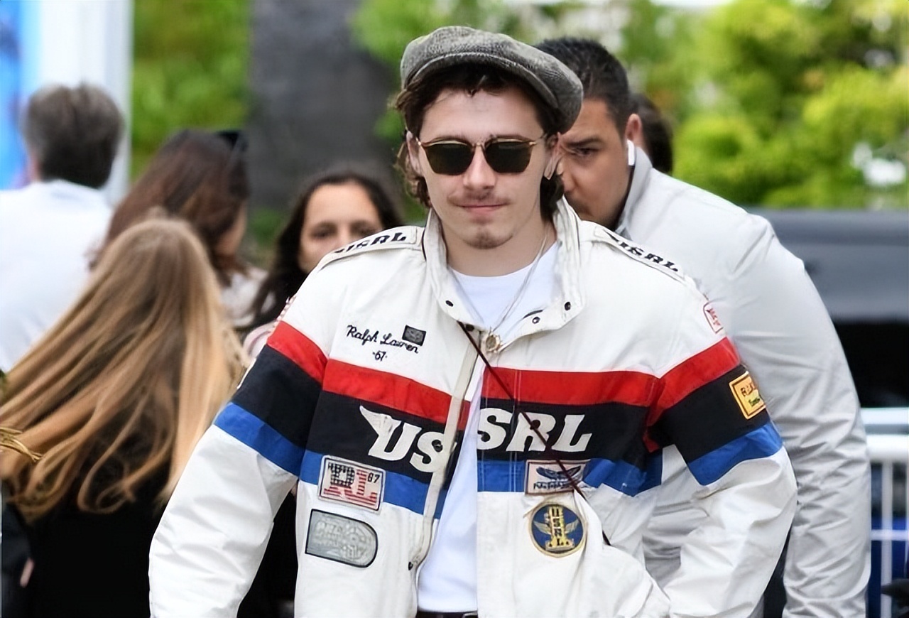 贝克汉姆47米,贝克汉姆小7多大