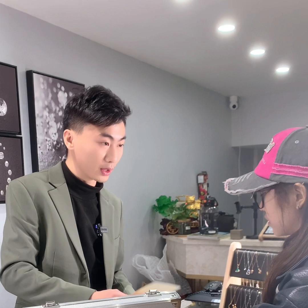 天上哪会掉馅饼骗局,天上掉馅饼有陷阱