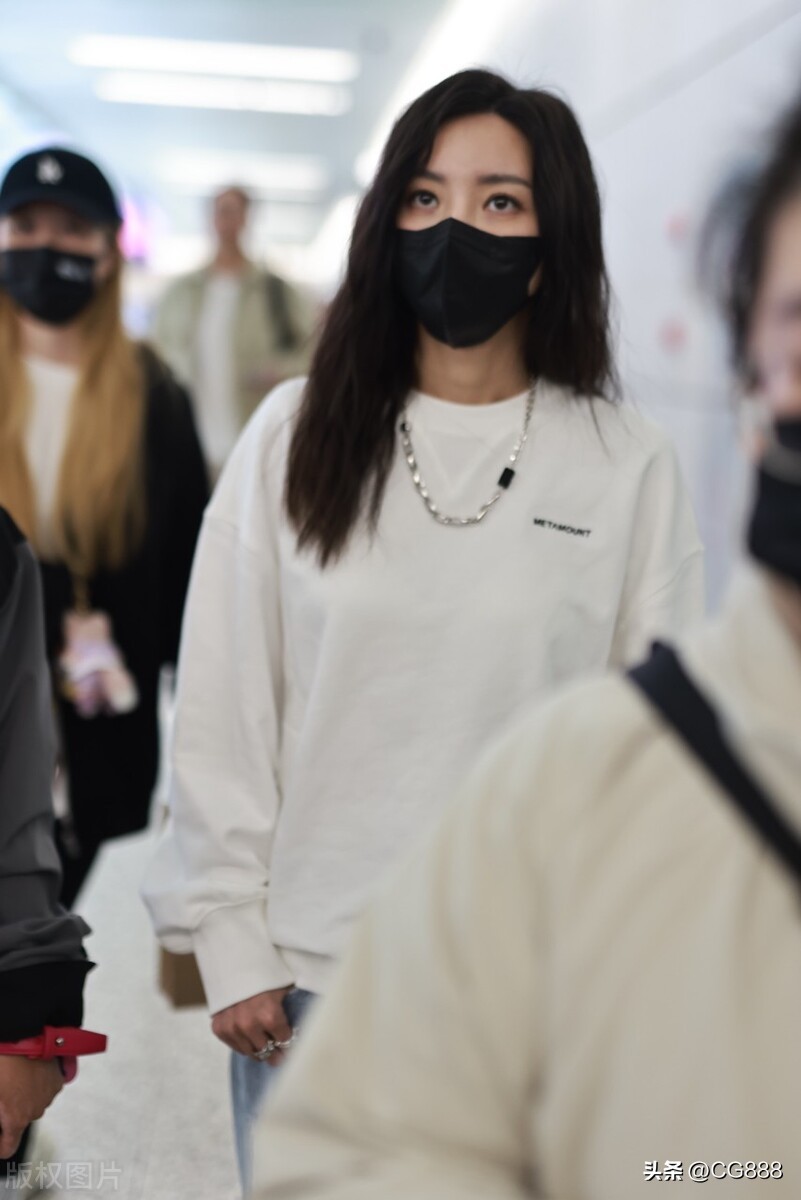 于文文机场上海,于文文演唱会明星出镜