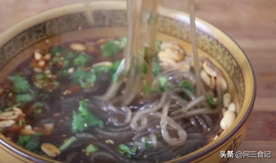如何把酸辣粉做出特别好吃,学做自制酸辣粉