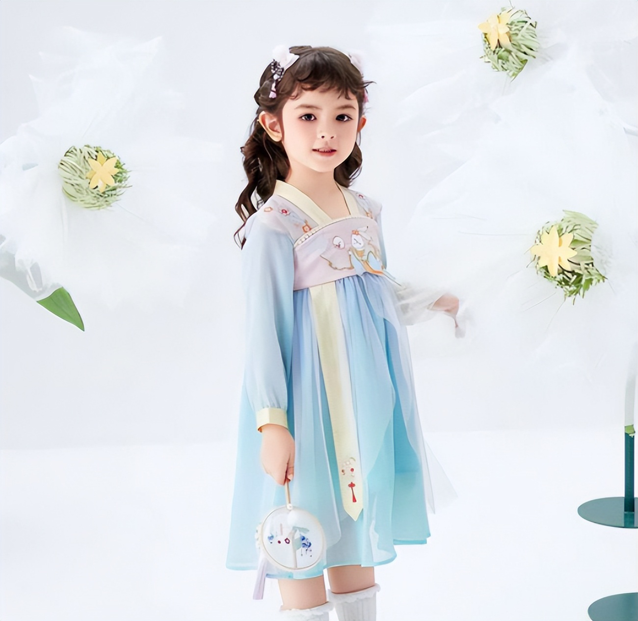 涓浗瓒婃潵瓒婂骞磋交浜虹┛姹夋湇,瓒婃潵瓒婂鐨勫勾杞讳汉鐖变笂姹夋湇